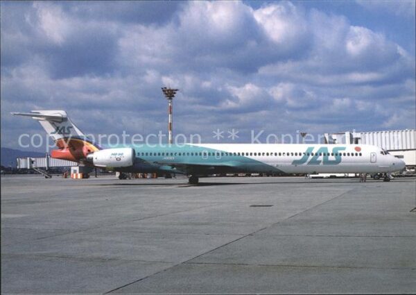 Flugzeuge Zivil Japan Air System MD-90-30 JA8069 c/n 53