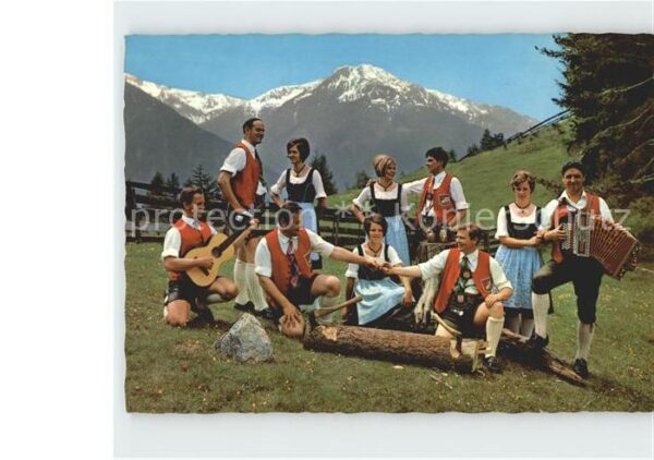 Pfaffenhofen Tirol Trachtengruppe Hörtenbergler Harmonika