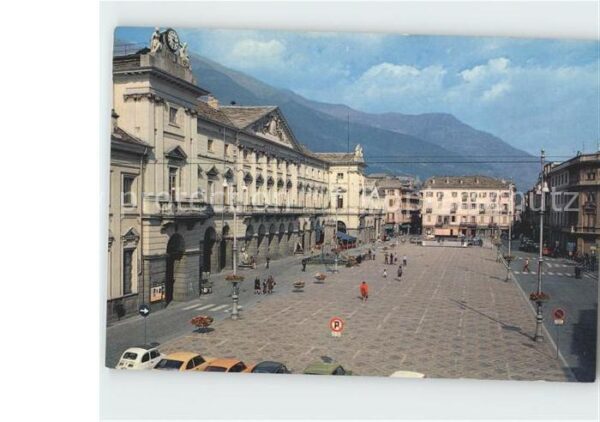 Aosta Piazza E. Chanoux Municipio