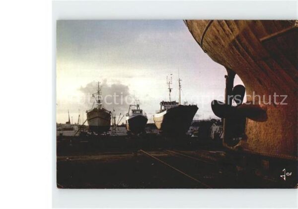 Dampfer Oceanliner Slipway Concarneau