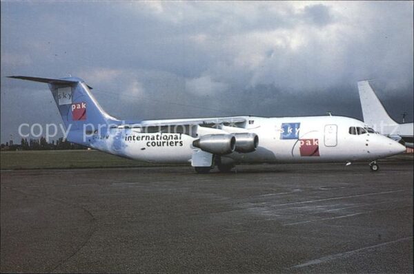 Flugzeuge zivil International Couriers G-TJPM BAE146 Sk