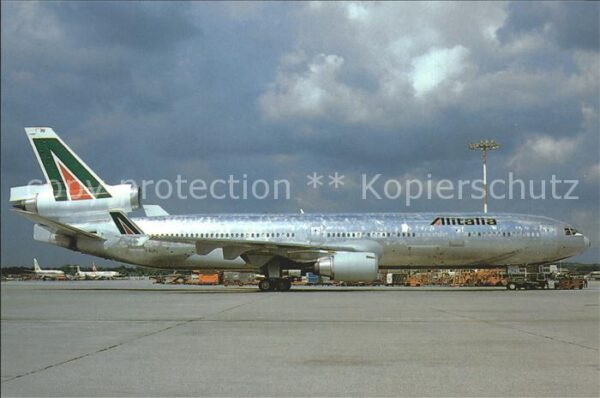 Flugzeuge zivil Alitalia Mc Donnel Douglas MD-11