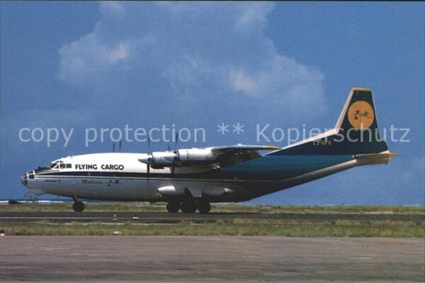 Flugzeuge zivil Antonov 12 Flying Cargo Maldives