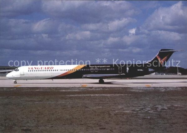 Flugzeuge zivil Vanguard Green Colours MD-80 N130NJ For