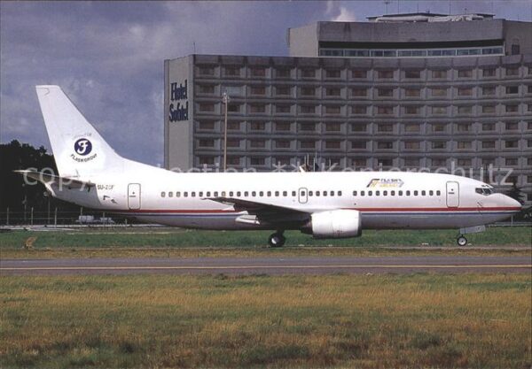 Flugzeuge Zivil Flash Airlines Boeing 737-330 SU-ZCF c/