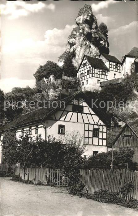 Tuechersfeld Fachwerkhäuser am Schwammriff Felsen