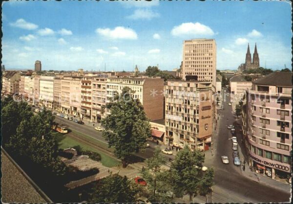 Koeln Rhein Kaiser Wilhelm Ring mit Dom