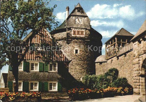 Burg Wupper Schloss Burg Batterieturm mit Glockentu