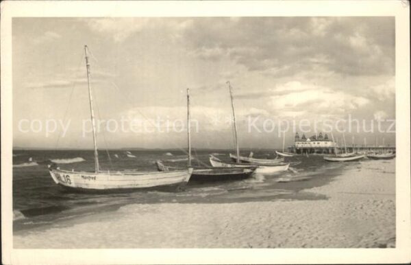 Ahlbeck Ostseebad Strand mit Seebrücke Boot