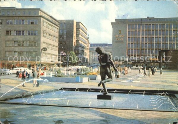 Essen Ruhr Gildenplatz Brunnen Statue