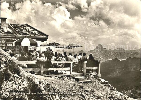 Nebelhorn Gipfelhütte mit Hochvogel