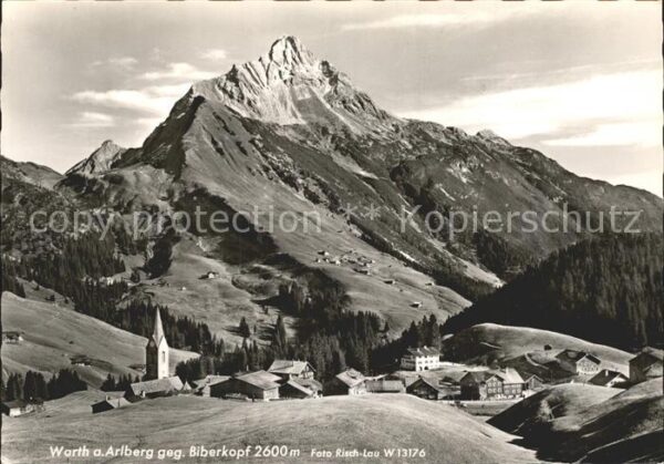 Warth Vorarlberg Ortsansicht mit Kirche gegen Biberkopf