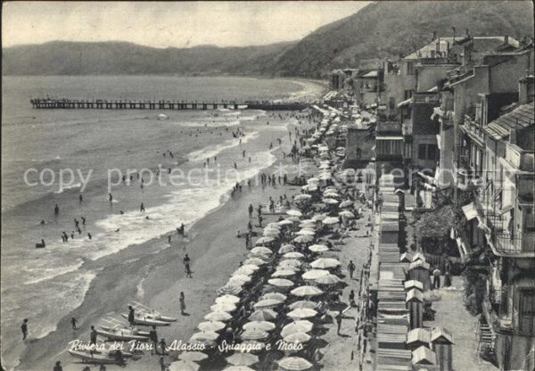 ALASSIO Savona Liguria IT Spiaggia e Molo Strand Mole