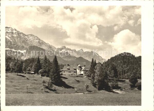 Elmau Müllerhaus mit Dreitorspitze Wetterstei