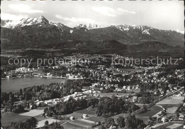 Velden Woerthersee Panorama Kurort mit Mittagskogel und Tr