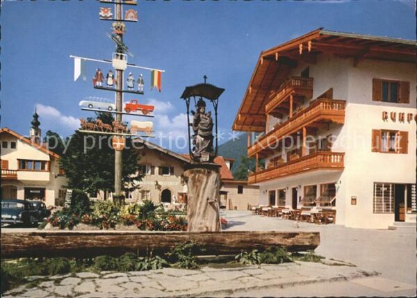 Ruhpolding Dorfplatz Maibaum Marienbrunnen