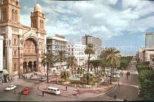 Tunis Vue de l'Avenue Bourghiba