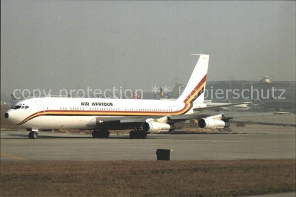 Flugzeuge Zivil Air Afrique B-707-379 C 5X-JEF c/n 1982