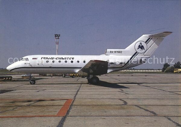 Flugzeuge Zivil Trans-Charter Yakovlev 40 RA-87662