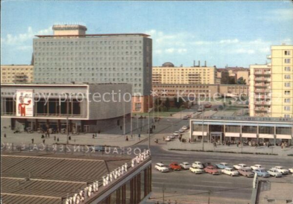 Berlin Karl-Marx-Allee mit Hotel Berolina