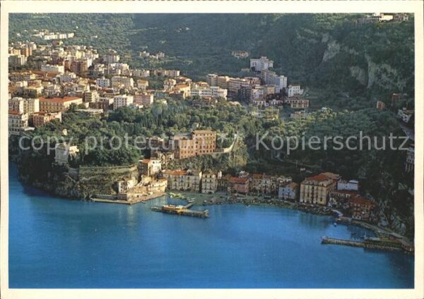 Sorrento Campania Fliegeraufnahme Hafen