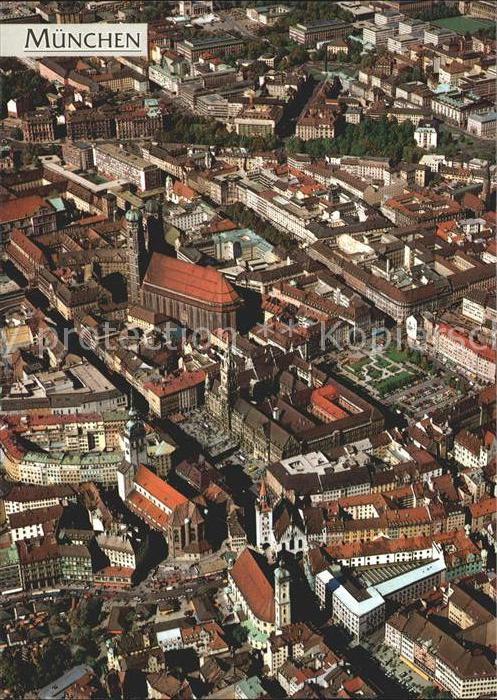 Muenchen Fliegeraufnahme mit Rathaus Marienplatz