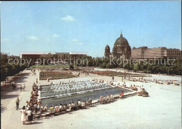 Berlin Palast der Republik und Dom