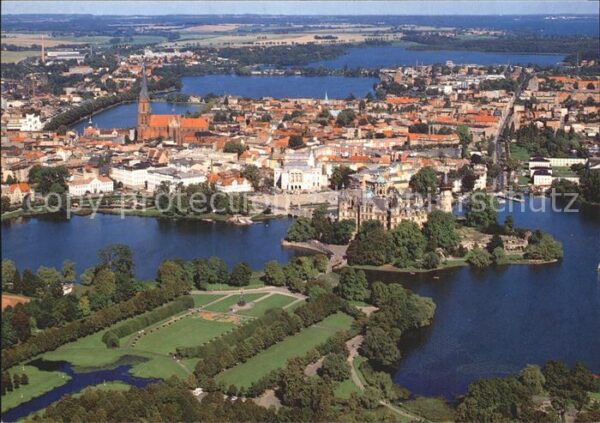 Schwerin Mecklenburg Schloss Landeshauptstadt Fliegeraufnahm