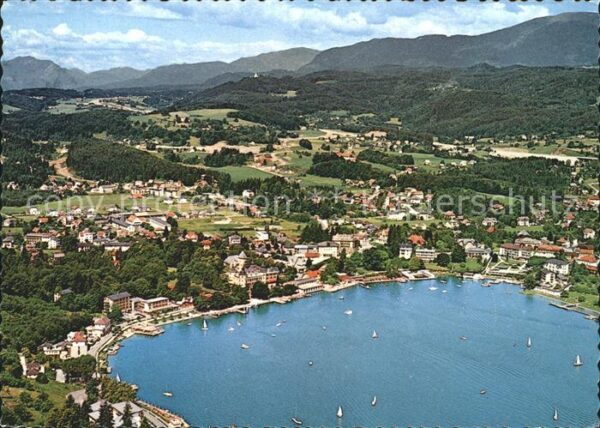 Velden Woerthersee Kurort Badeort mit Dobratsch und Gerlit