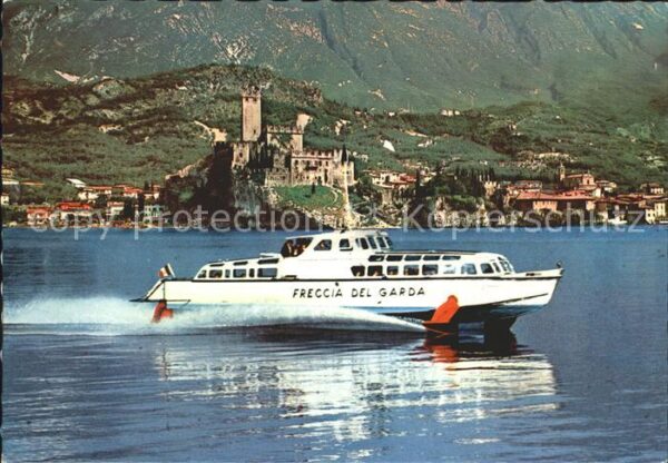 Malcesine Lago di Garda Freccia del Garda Catamarano