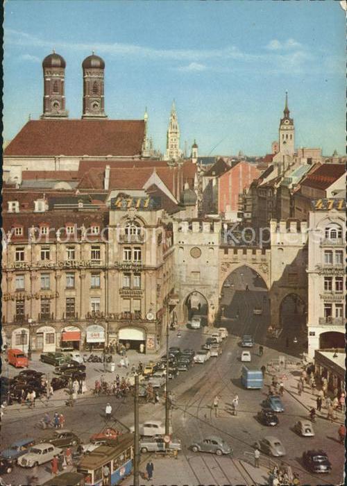 Muenchen Karlstor Türme der Frauenkirche
