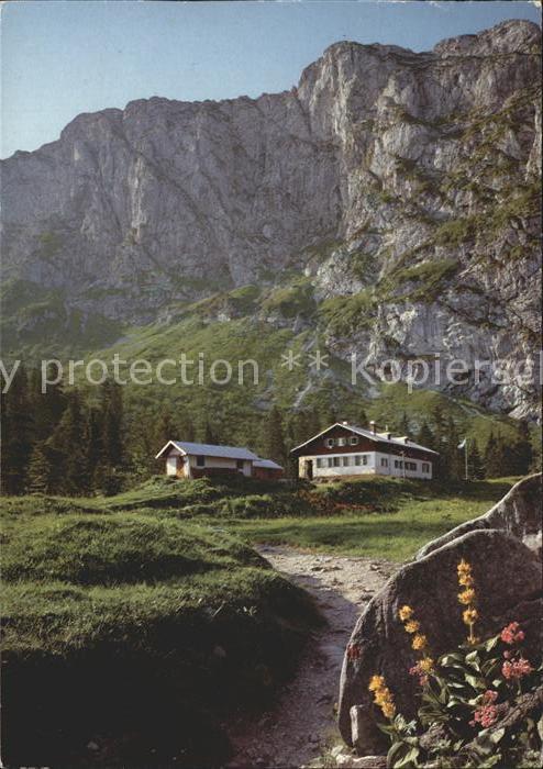 Tutzingerhuette mit Benediktenwand Bayerische Voralpen