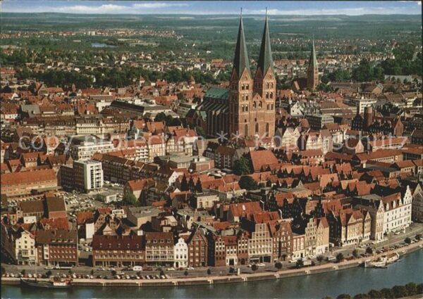 Luebeck Altstadt Kirche Hansestadt Fliegeraufna