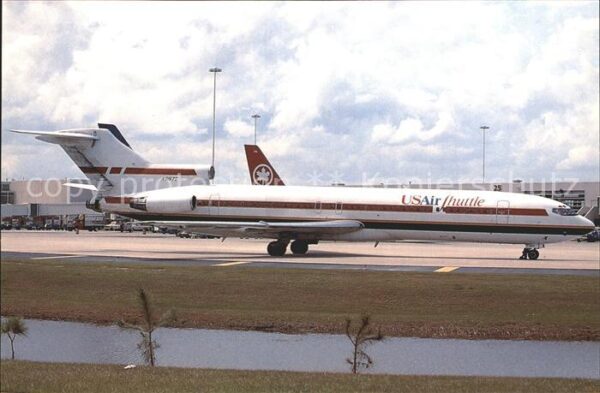 Flugzeuge Zivil US Air Shuttle Boeing 727-254 N916TS c/
