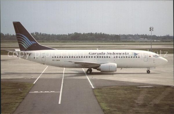 Flugzeuge Zivil Garuda Indonesia Boeing 737-3Q8 PK-GWA