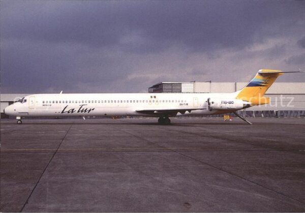 Flugzeuge Zivil La Tur McDonnell Douglas MD83 XA-TUR