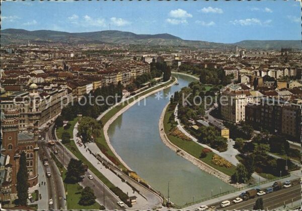 Wien Blick vom Kahlen und Leopoldsberg auf D