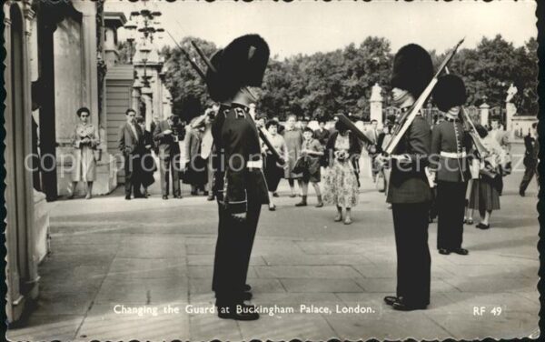 Leibgarde Wache Changing the Guard Buckingham Palace Lo
