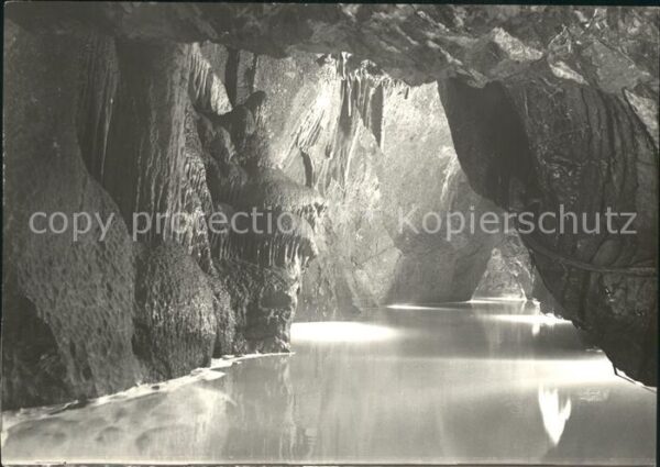 Hoehlen Caves Grottes Moravsky Kras Pohadkove jezero Podzemni