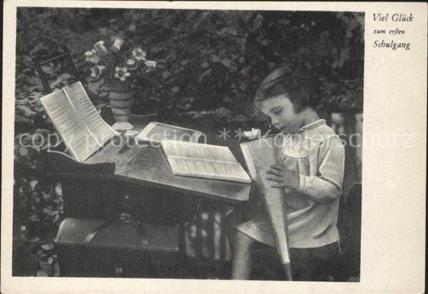 Schule School Ecole Escuela Scuola-- Einschulung Schultüte Kind