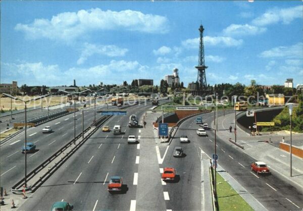 Berlin Stadtautobahn mit Funkturm