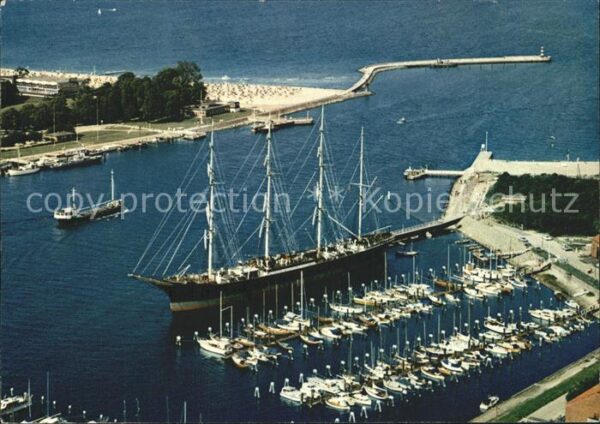 Travemuende Ostseebad Hafen Segelschiff Fliegeraufnahme