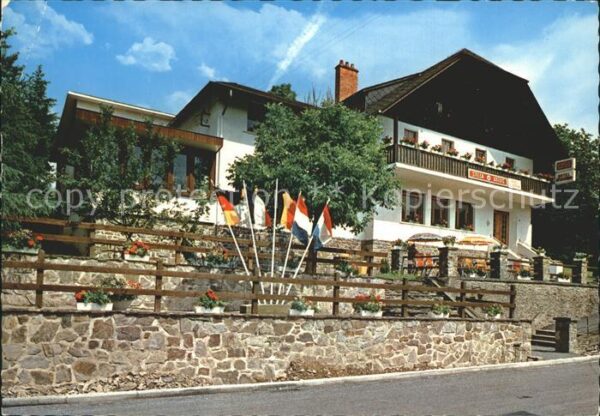 Ouren Hotel Rittersprung Fahnen