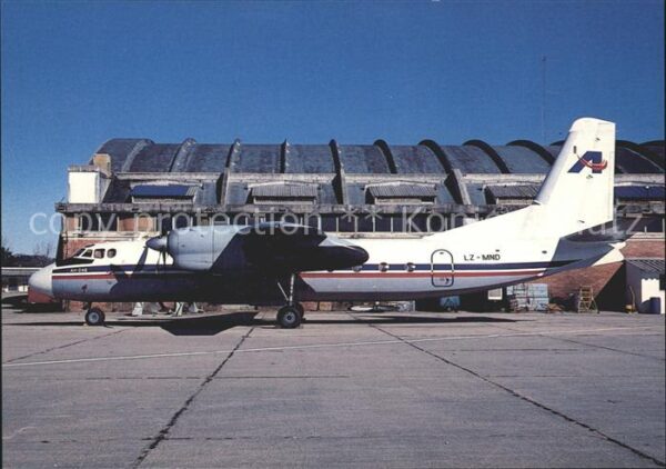 Flugzeuge Zivil Aviasur Antonov AN-24B LZ-MND