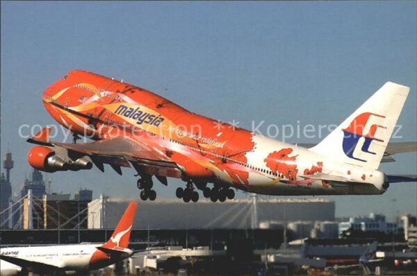 Flugzeuge Zivil Malaysian Airlines Boeing B747-4H6 9M-M