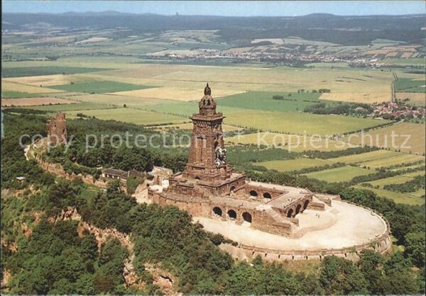 Kyffhaeuserdenkmal Fliegeraufnahme mit Goldene Aue