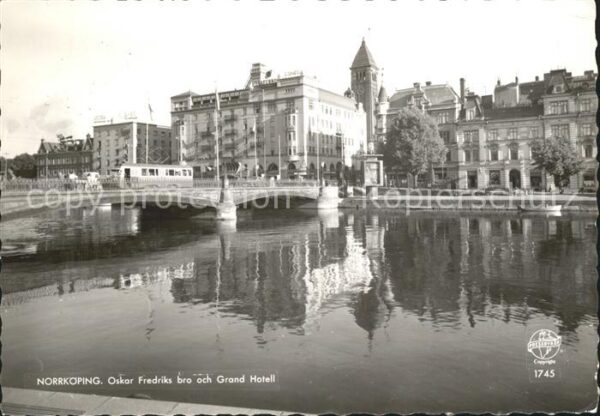 Norrkoeping Oskar Fredriks bro och Grand Hotell