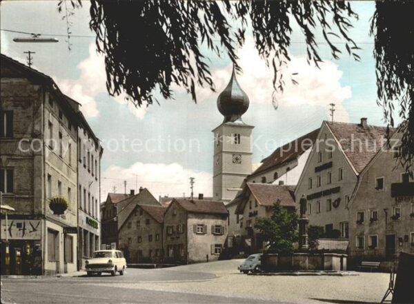 Ruhmannsfelden Marktplatz mit Brunnen