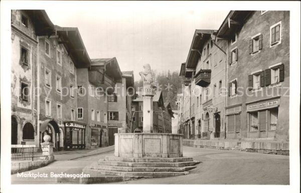 Berchtesgaden Marktplatz mit Brunnen