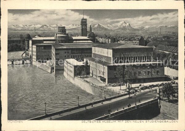 Muenchen Deutsches Museum mit neuen Studiengebäu